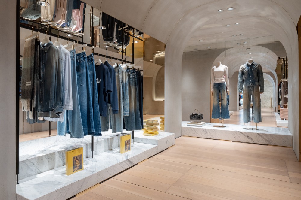 《ACNE PAPER》限定獨家櫥窗登台！ART HAUS 同步展示秋冬新品系列！