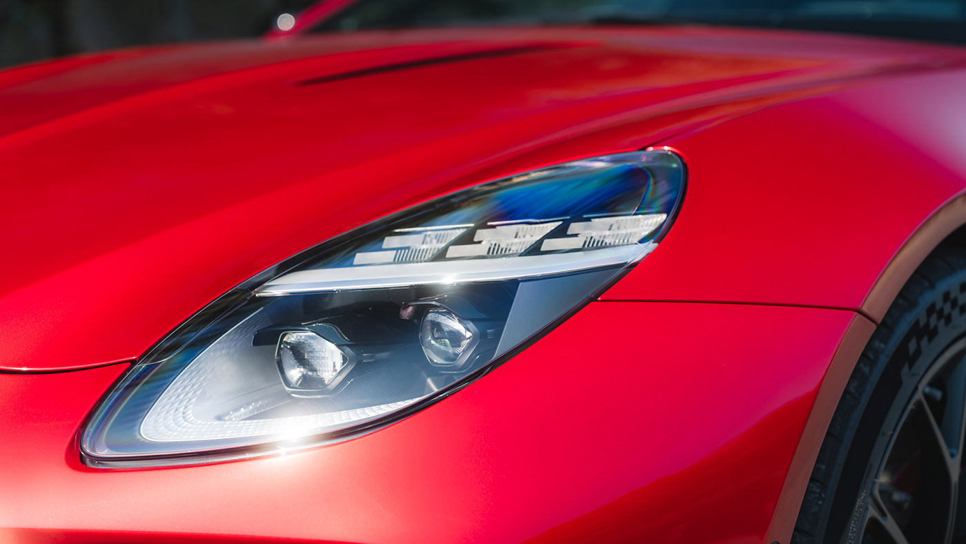 Aston Martin Vantage-2