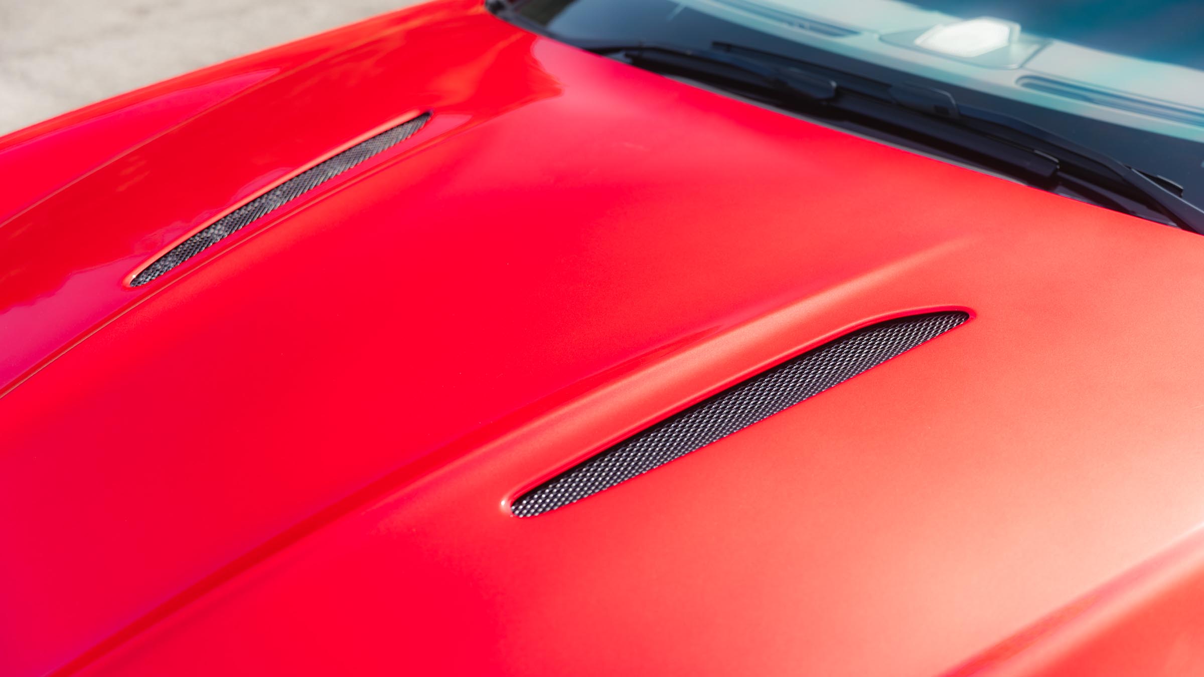 Aston Martin Vantage-2