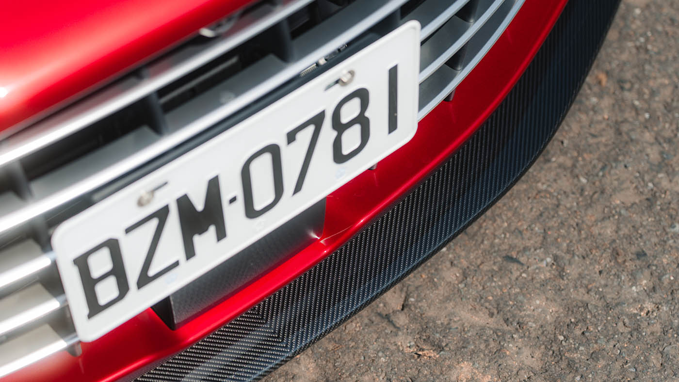 Aston Martin Vantage-2