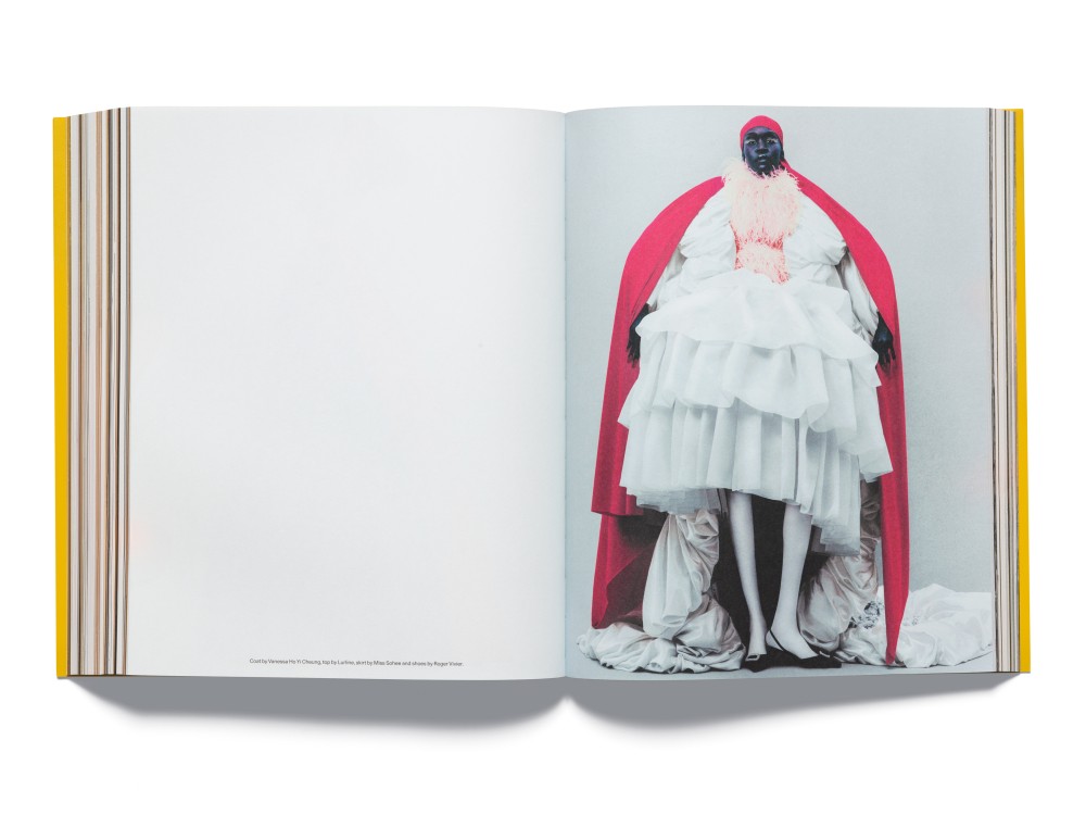 明明沒啥 Logo，卻讓全網酷妹都搶著穿！Jennie、Lisa 的愛牌 Acne Studios 到底有啥魅力？