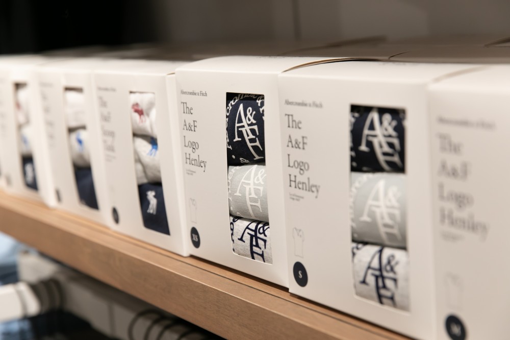 A&F 假日概念店登陸台北！鳳小岳展示帥氣鬆弛感！