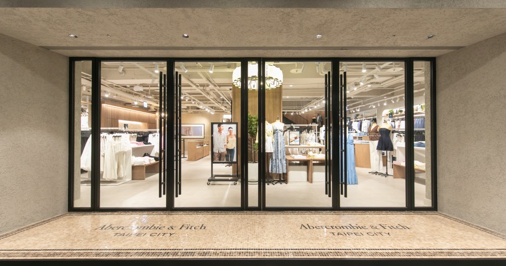 A&F 假日概念店登陸台北！鳳小岳展示帥氣鬆弛感！