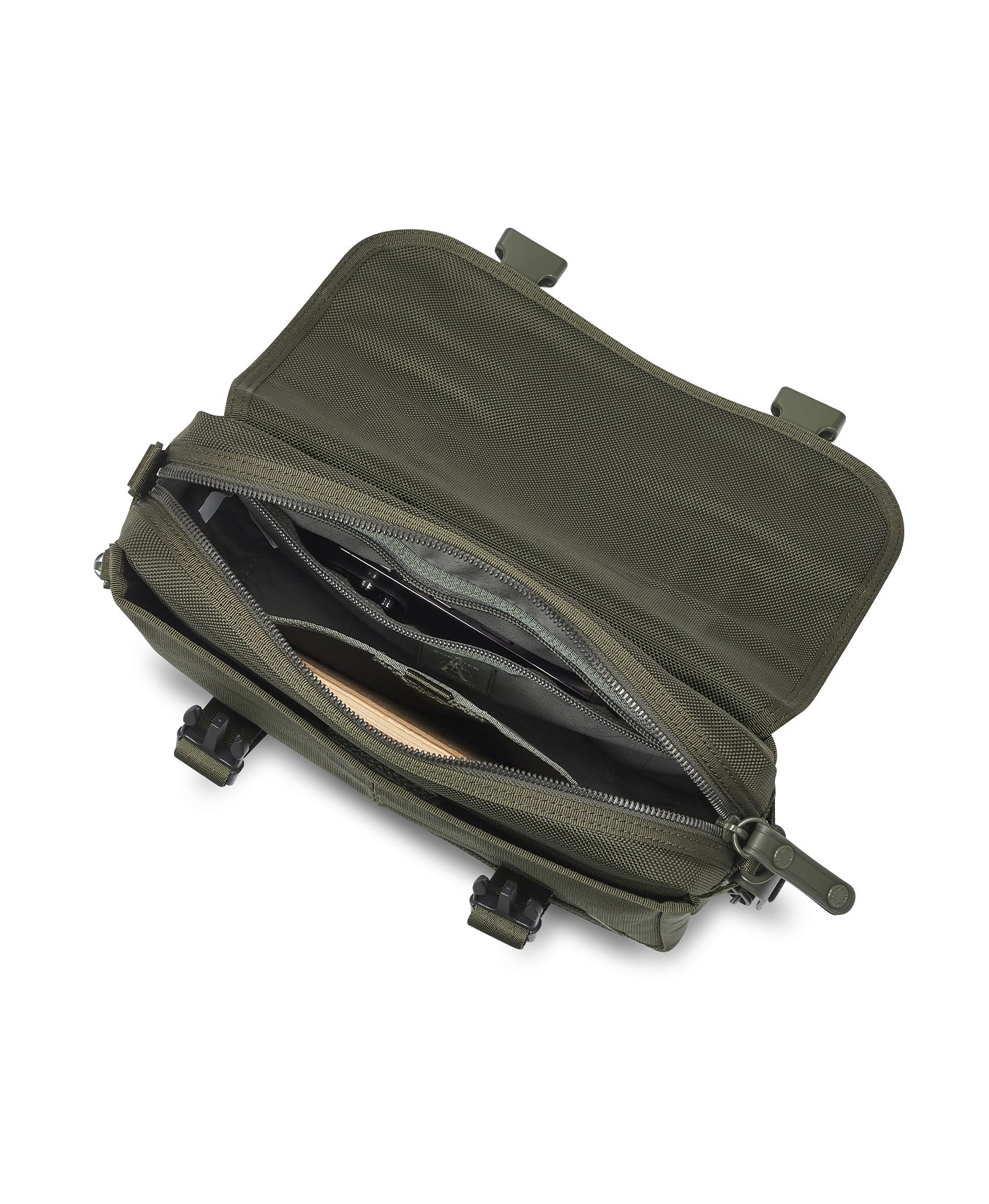 預算不高也能帥！精選 7 款萬元以下人氣男包！精品、日系品牌通通在內！