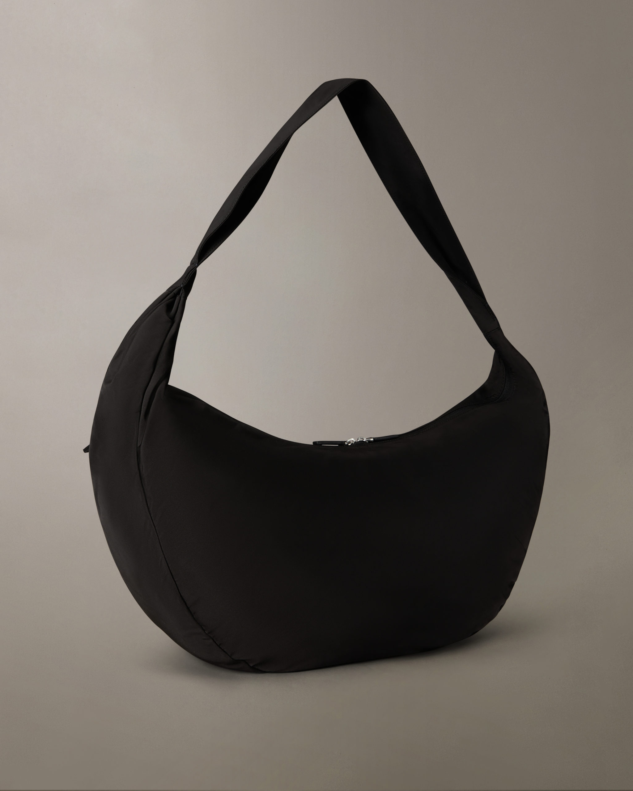 預算不高也能帥！精選 7 款萬元以下人氣男包！精品、日系品牌通通在內！