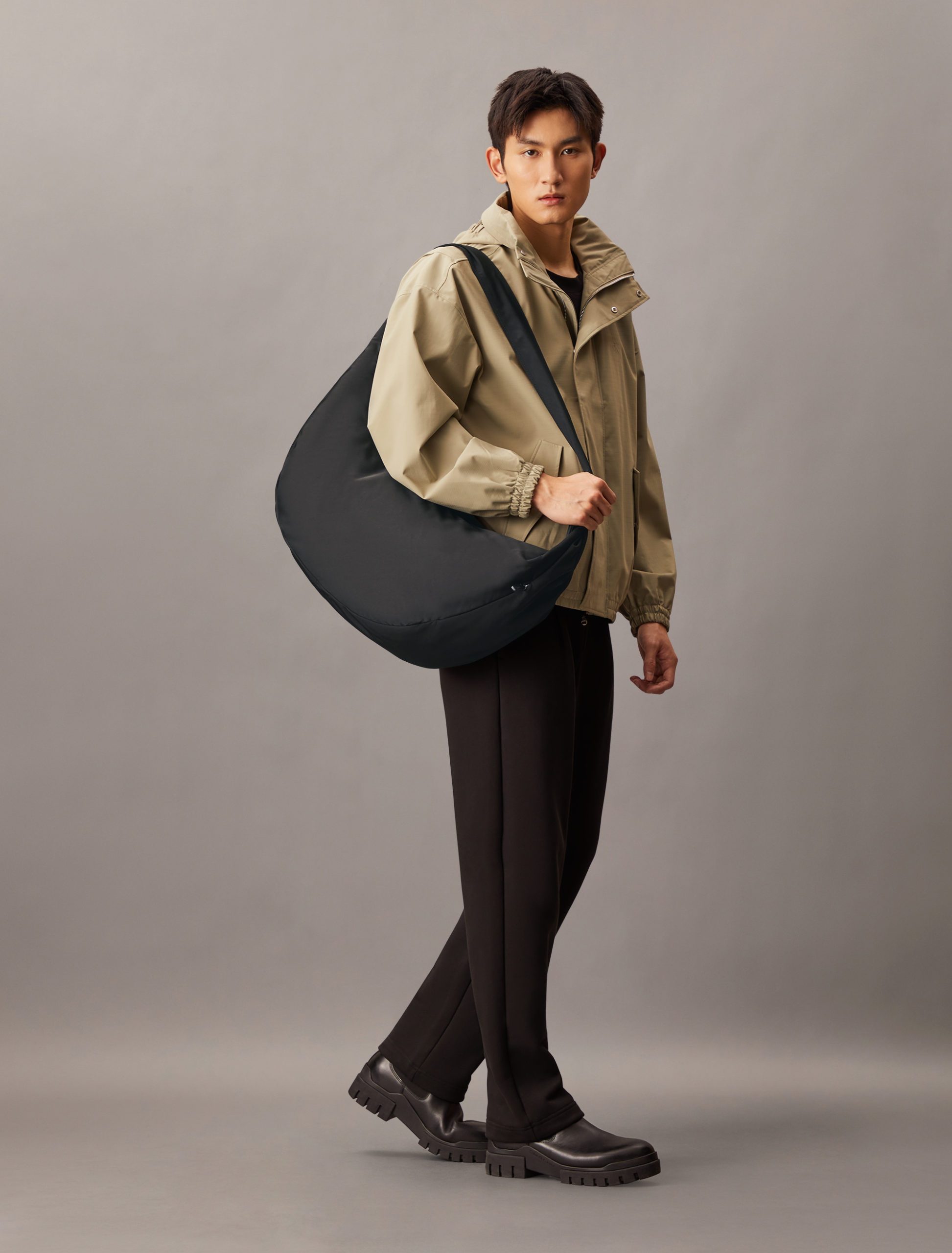 預算不高也能帥！精選 7 款萬元以下人氣男包！精品、日系品牌通通在內！