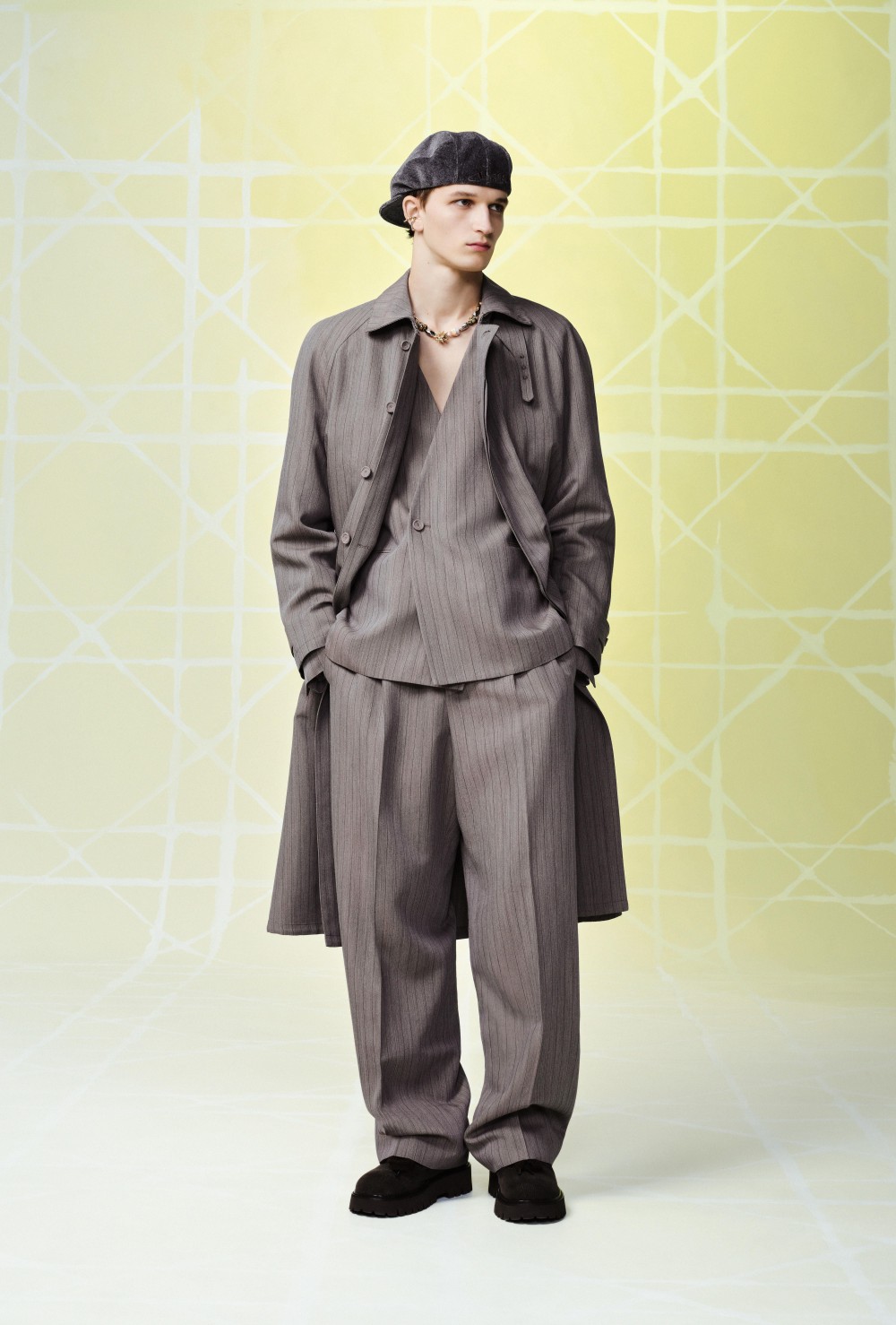 周董搶先身上！Dior 與 F1 車神 Lewis Hamilton 聯名系列釋出！