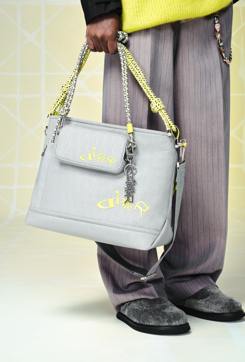 周董搶先身上！Dior 與 F1 車神 Lewis Hamilton 聯名系列釋出！