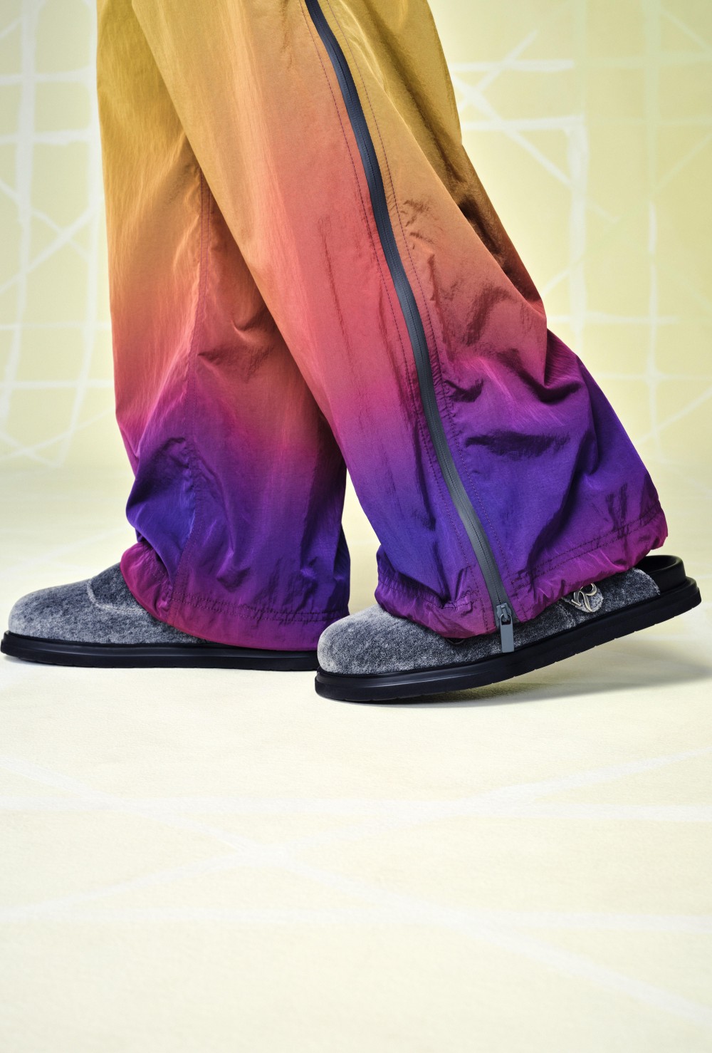 周董搶先身上！Dior 與 F1 車神 Lewis Hamilton 聯名系列釋出！