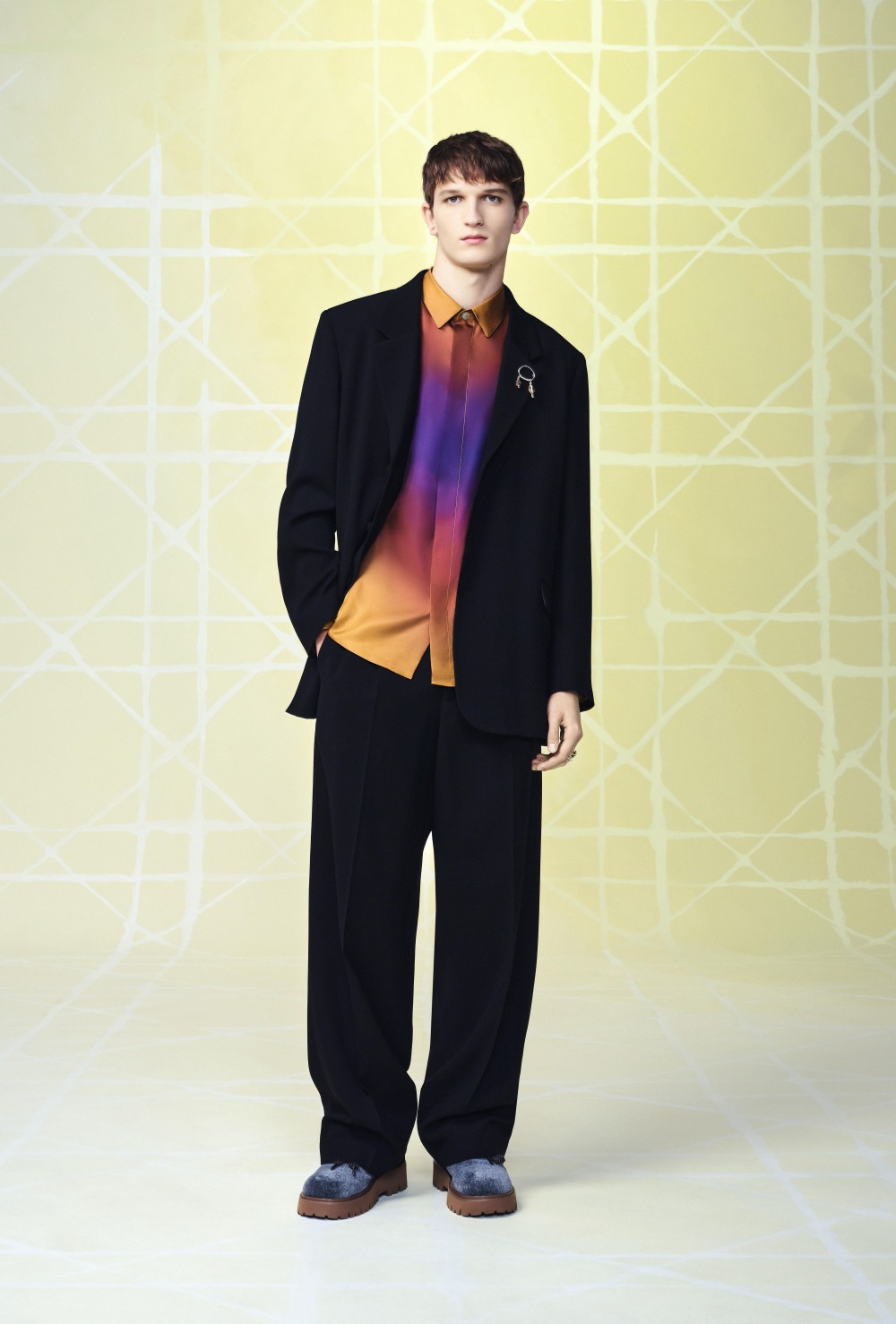 周董搶先身上！Dior 與 F1 車神 Lewis Hamilton 聯名系列釋出！