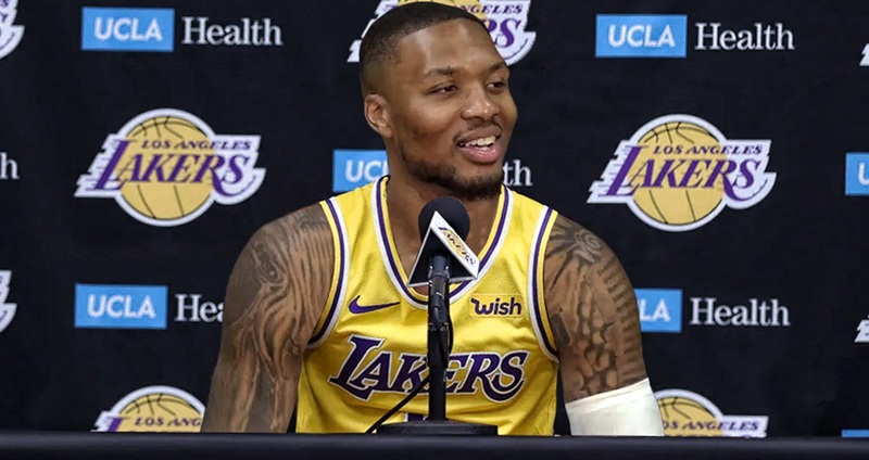 根據《The Athletic》記者Sam Amick報導，隨著密爾瓦基公鹿正式裁掉 Damian Lillard 並啟動延伸條款分期支付其剩餘薪資後，包含湖人、塞爾提克與勇士等多支爭冠球隊，已對這位未來名人堂控衛表達高度興趣。