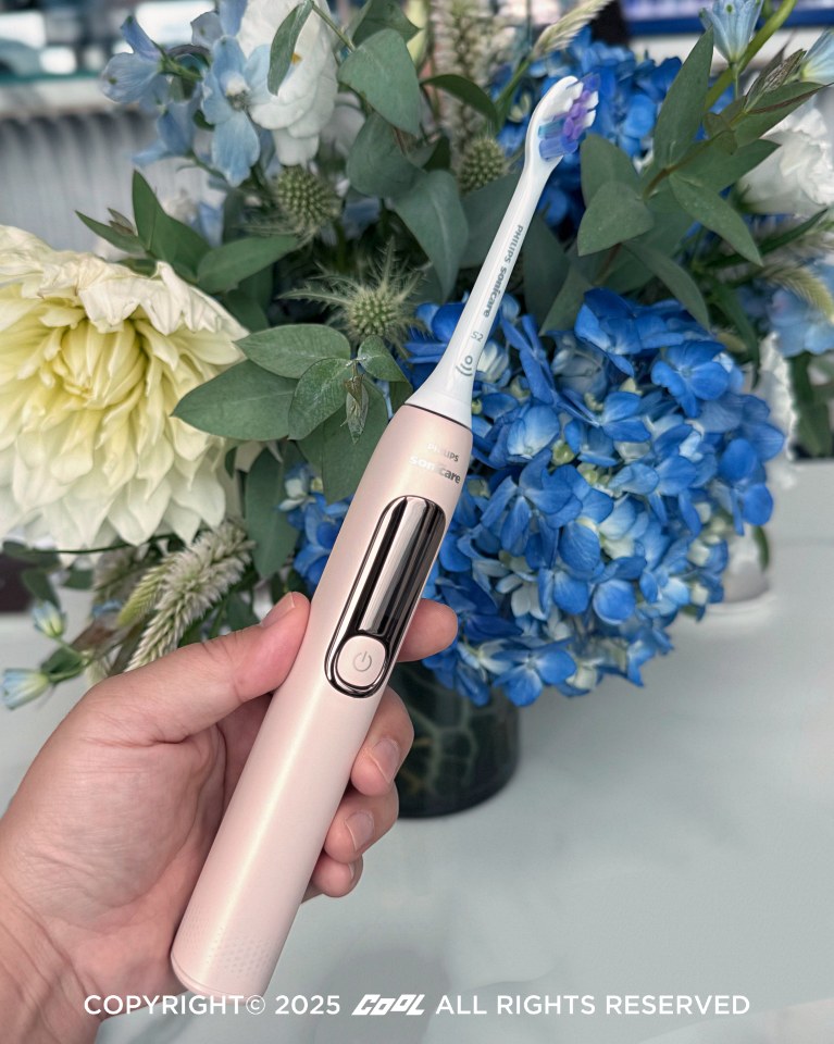飛利浦 PHILIPS Sonicare 推出創新研發科技、敏感性牙齒適用的「抗敏 Pro 鑽石護敏刷」電動牙刷。