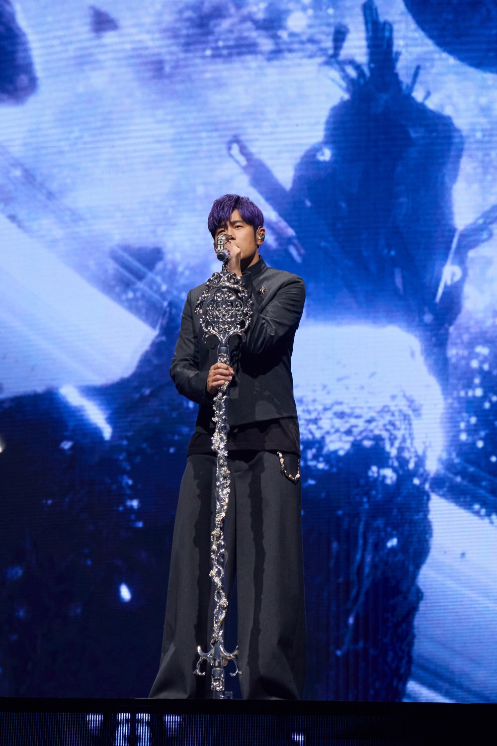 周董搶先身上！Dior 與 F1 車神 Lewis Hamilton 聯名系列釋出！