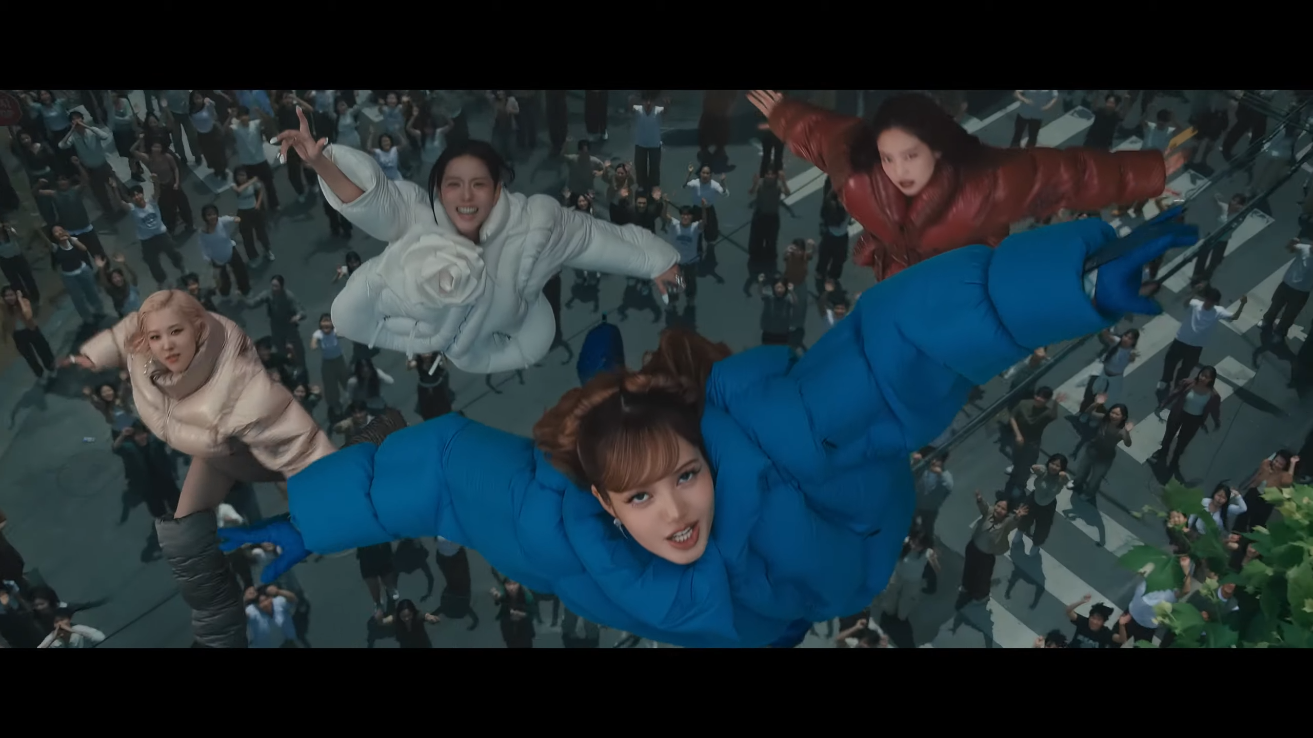 BLACKPINK 正式回歸！睽違近三年全新單曲〈JUMP〉MV 公開！