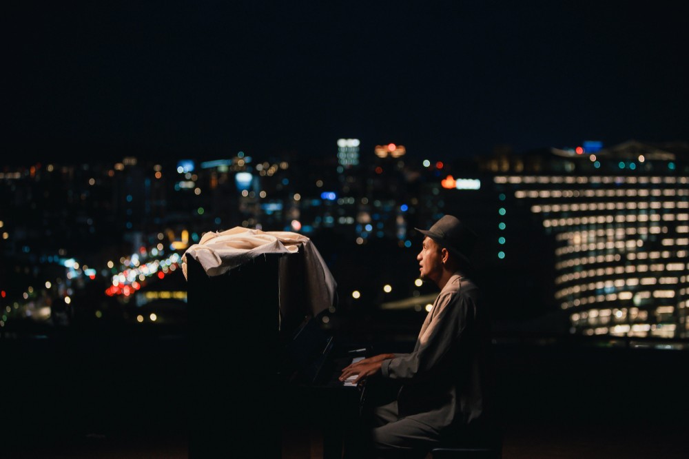 張震嶽睽違 20 年推出全新專輯《跟著感覺走》！原為潘瑋柏寫歌 如今成最私密主打！