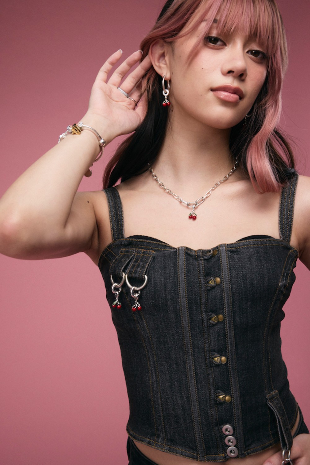 國際女團 KATSEYE 你跟上了嗎？首波合作攜手 Pandora 引爆風格新浪潮！