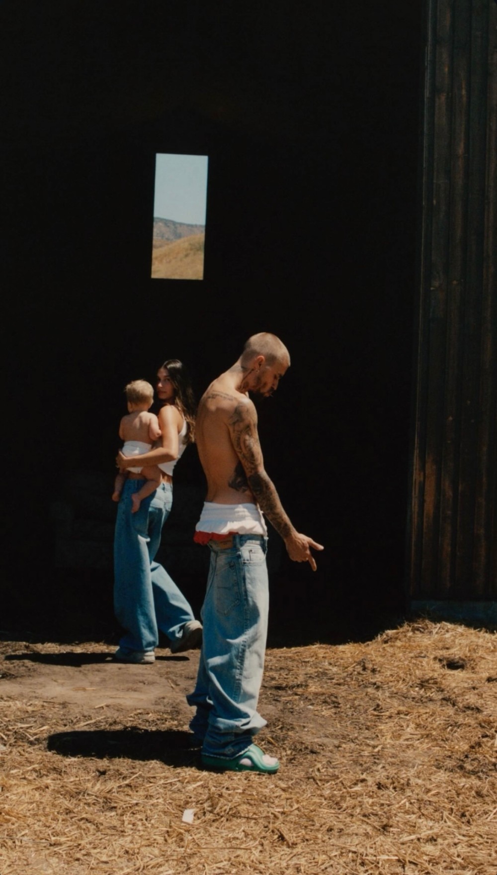 幸福來得太突然！Justin Bieber 閃電釋出新專輯《SWAG》！超溫馨全家照釋出！