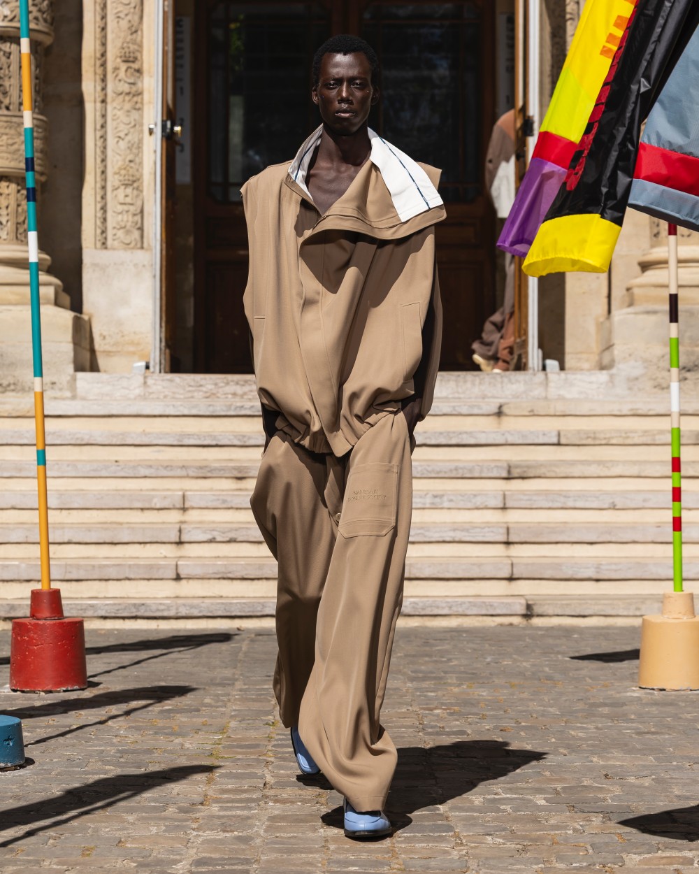 攜手葛萊美得主 Roddy Ricch 跨界合作打造配樂！NAMESAKE 2026 春夏大秀釋出！