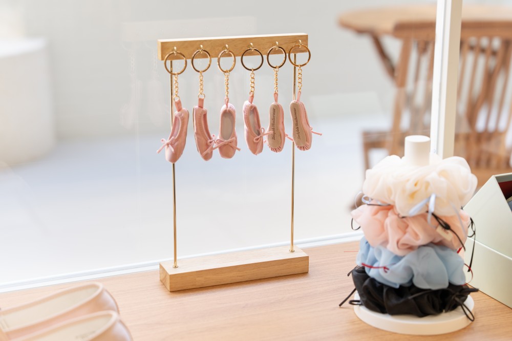 Jennie 愛牌 Rockfish 台北開店！送限定鑰匙圈  夢幻粉色太欠收！