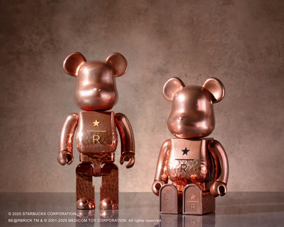 歡慶全台首間星巴克旗艦店璀璨開幕,將推出三款聯名限量典藏BE@RBRICK。