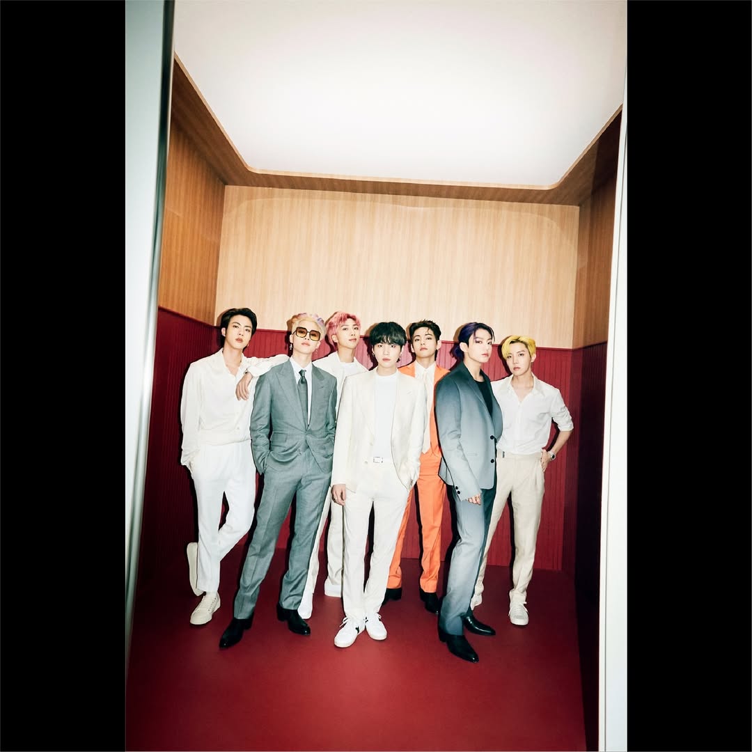 防彈少年團退伍後首合體！直播曝團體新進度「明年春天發專輯、世巡將開跑」