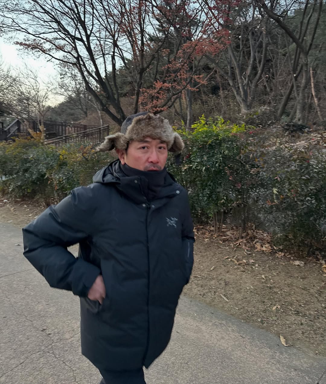 粉絲問「姓崔要取什麼名字好？」《與神同行》影帝竟回：催情藥　網掀眾怒