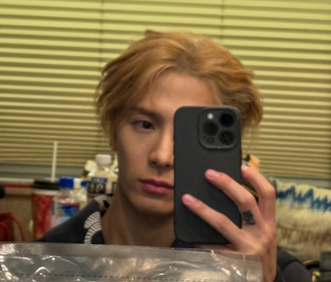 王嘉爾新專輯凌晨 2 點突然宣布上線！隨後卻崩潰喊：完全不知情專輯提前發出