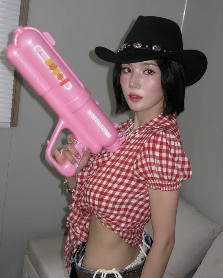 不愧是水彈女神！權恩妃聯手《單身即地獄》李時安性感狂炸 WATERBOMB 舞台！網讚：太頂了