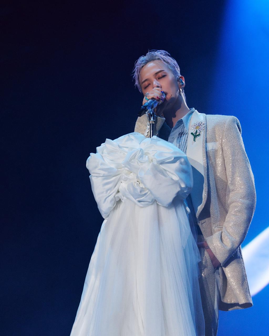 盤點 GD 權志龍刺青圖騰：把幸運數字「8」刺成「八龍珠」、展翅天使圖案原型是經紀人？