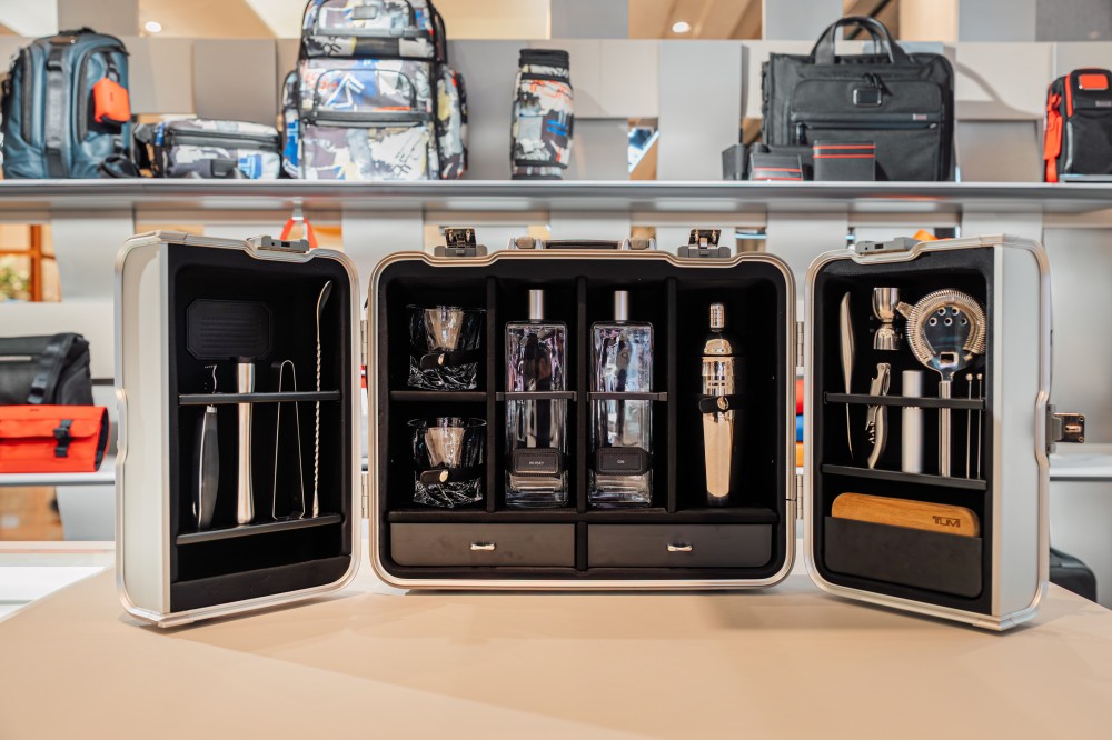 TUMI 50 週年概念店登台！更推父親節三重專屬好禮！