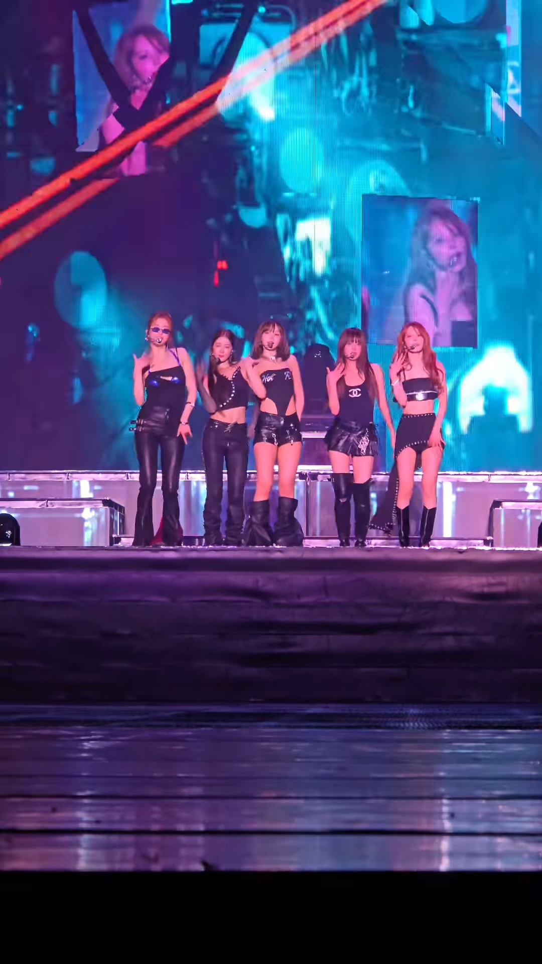 蔡依林驚喜現身 LE SSERAFIM 台北演唱會嗨翻全場！網：拜託合作！