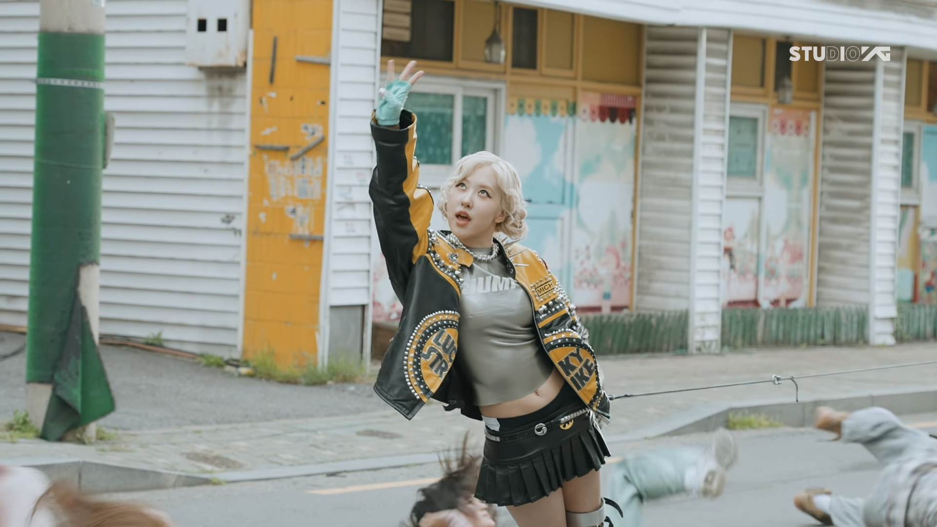 BLACKPINK 公開新歌〈JUMP〉MV 幕後花絮！超魔性 MV 拍攝秘密大公開！