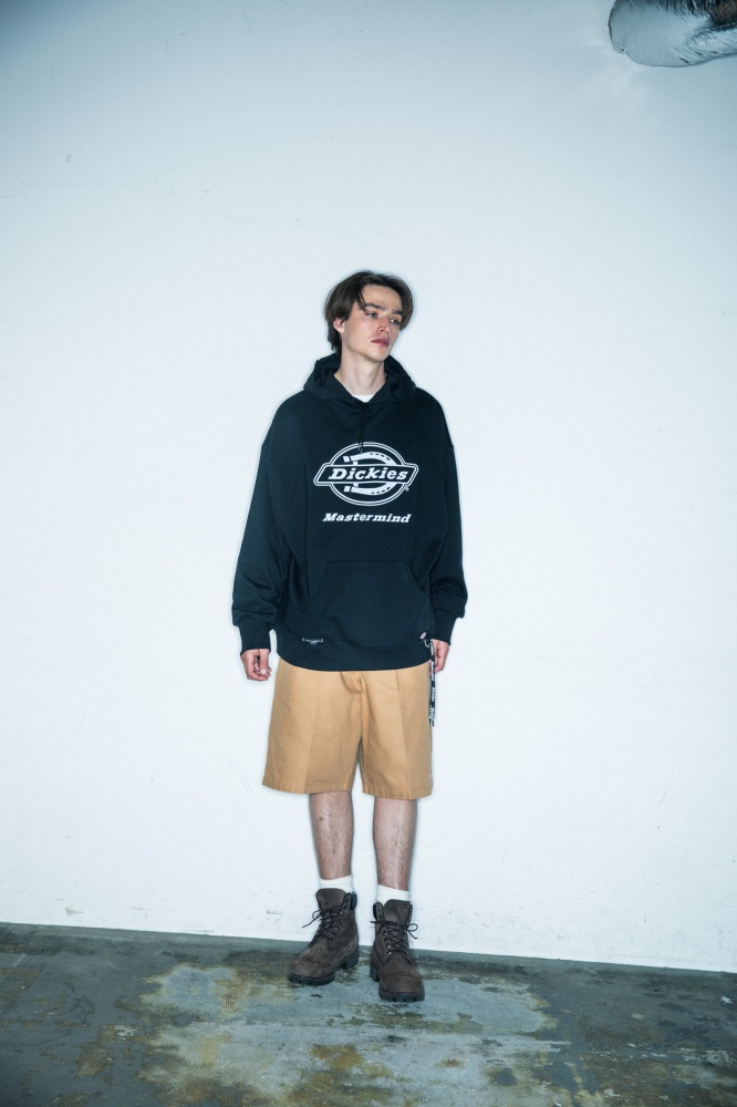 Dickies x mastermind JAPAN 全新聯名系列限量登場，引爆最奢華的暗黑工裝風格！