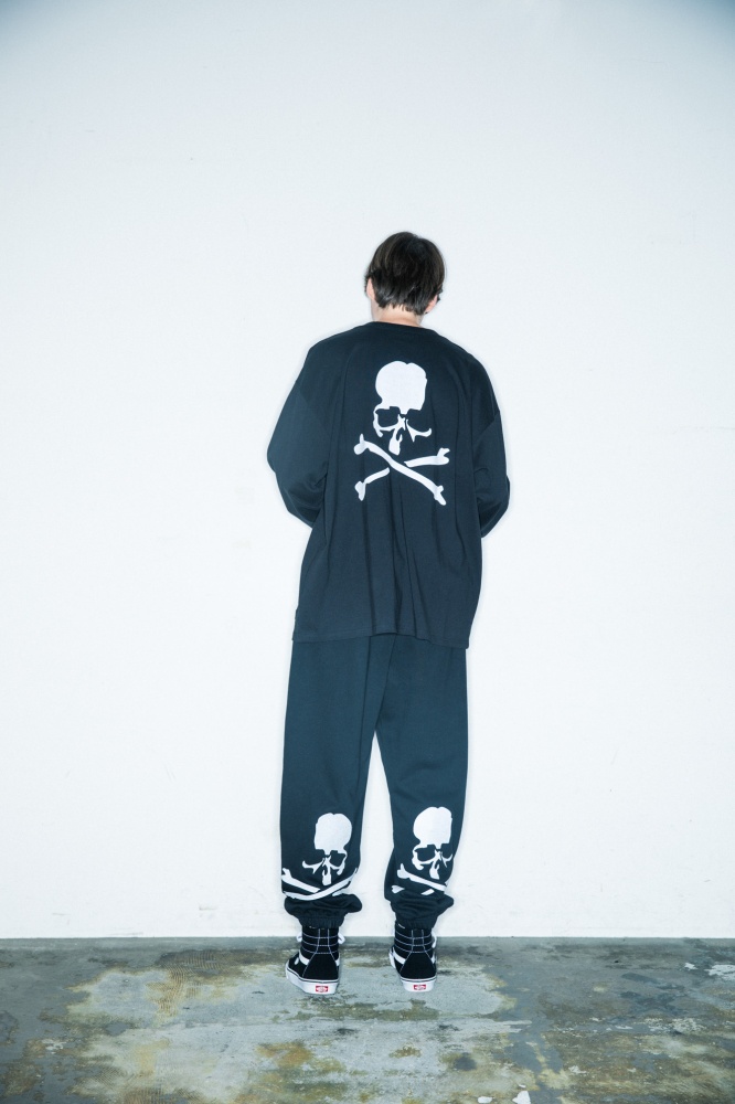 Dickies x mastermind JAPAN 全新聯名系列限量登場，引爆最奢華的暗黑工裝風格！