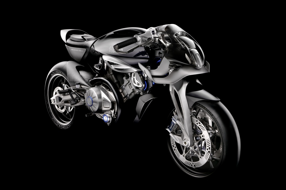 RICHARD MILLE 攜手英國百年機車品牌 Brough Superior 打造賽道藝術品 RMB01 車款