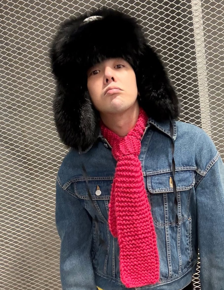 掀起全球頭巾風潮！GD 親曝常戴主因粉絲笑翻：被騙了