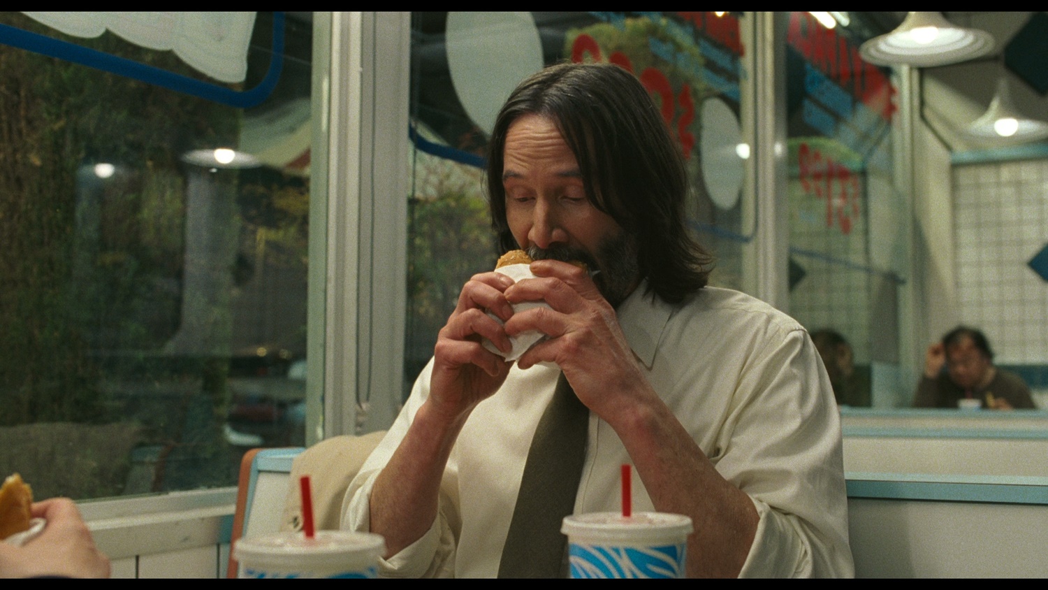 基努李維全新力作《捍衛天使》！這次不拿槍而是化身天使下凡拯救世人！