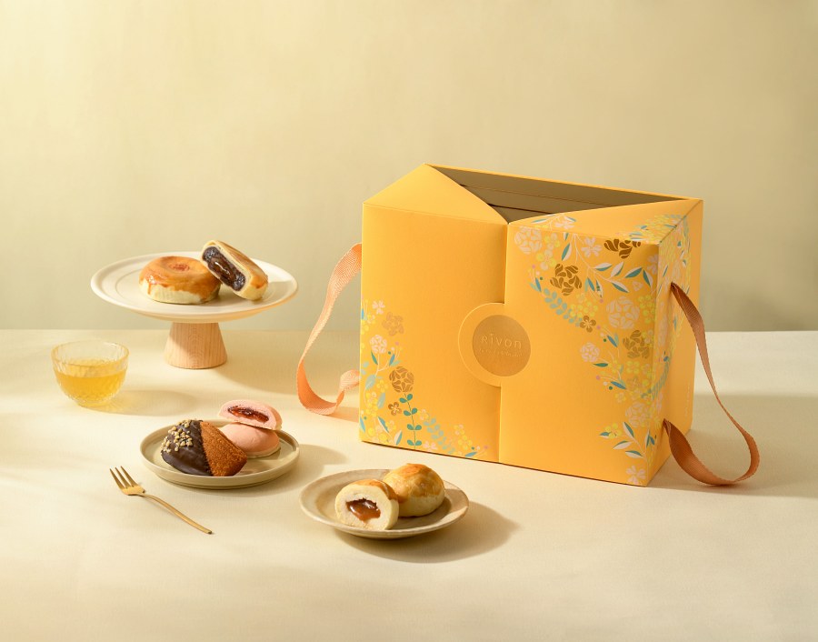 法式糕點品牌 Rivon 禮坊延續「Let’s Celebrate! 盛放每次相遇」的品牌精神，推出 2025 年「花舞映月」中秋限定系列禮盒。「2025 愛．盛放公益禮盒」，送禮也能傳遞暖心祝福(圖／RIVON禮坊提供)