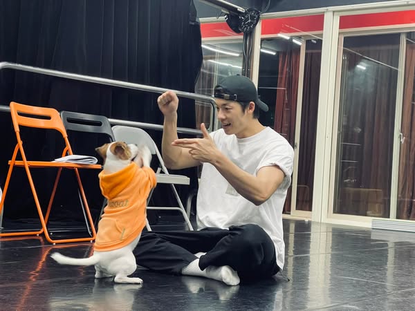 許光漢退伍了！鬆口未來工作計畫，韓國粉絲「跨海探夫」激動落淚　