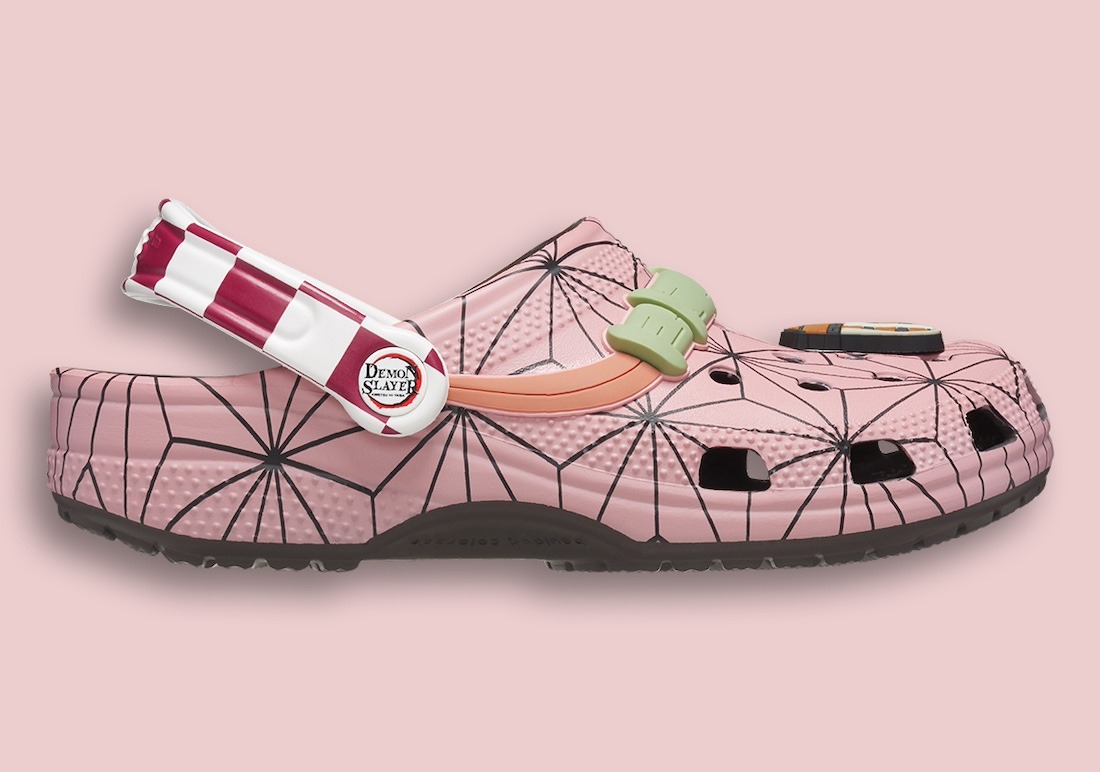 進入無限城必穿！《鬼滅之刃》x Crocs 聯名系列鞋款復刻回歸