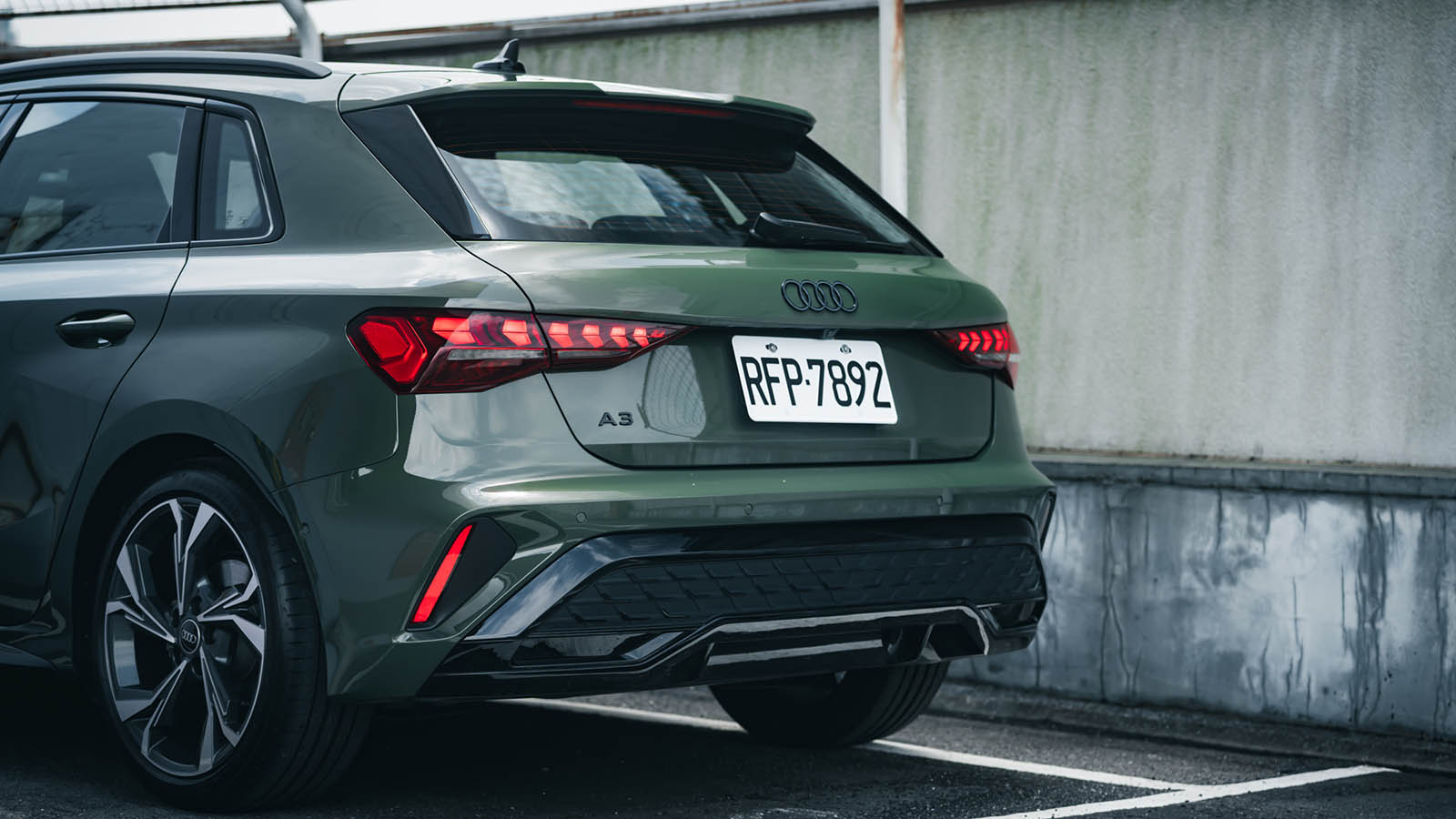 Audi A3 Sportback 35 TFSI S line 運動版-1