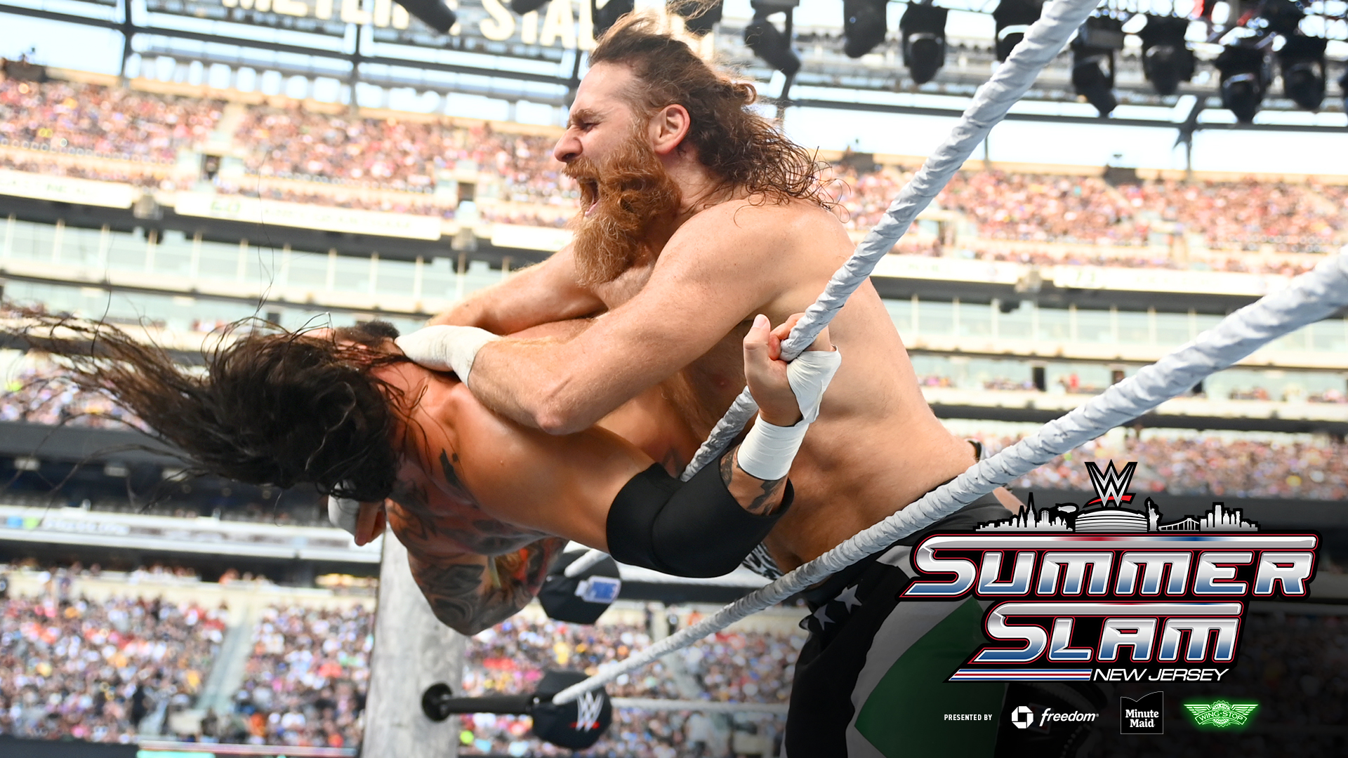 十年後再現世紀大劫案！WWE《SummerSlam》CM Punk 奪冠僅 5 分鐘即遭 Seth Rollins 奪走！