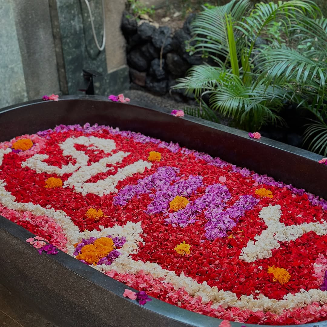 「真人版蛇姬」林采緹解放 E 級傲人美胸！比基尼展露熱辣曲線，高校制服造型宛如少女！