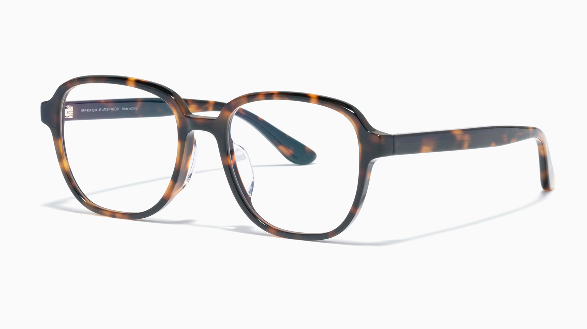 和 JINS 一起定義自我！全新「動感風尚系列」戴出你的時尚穿透力！