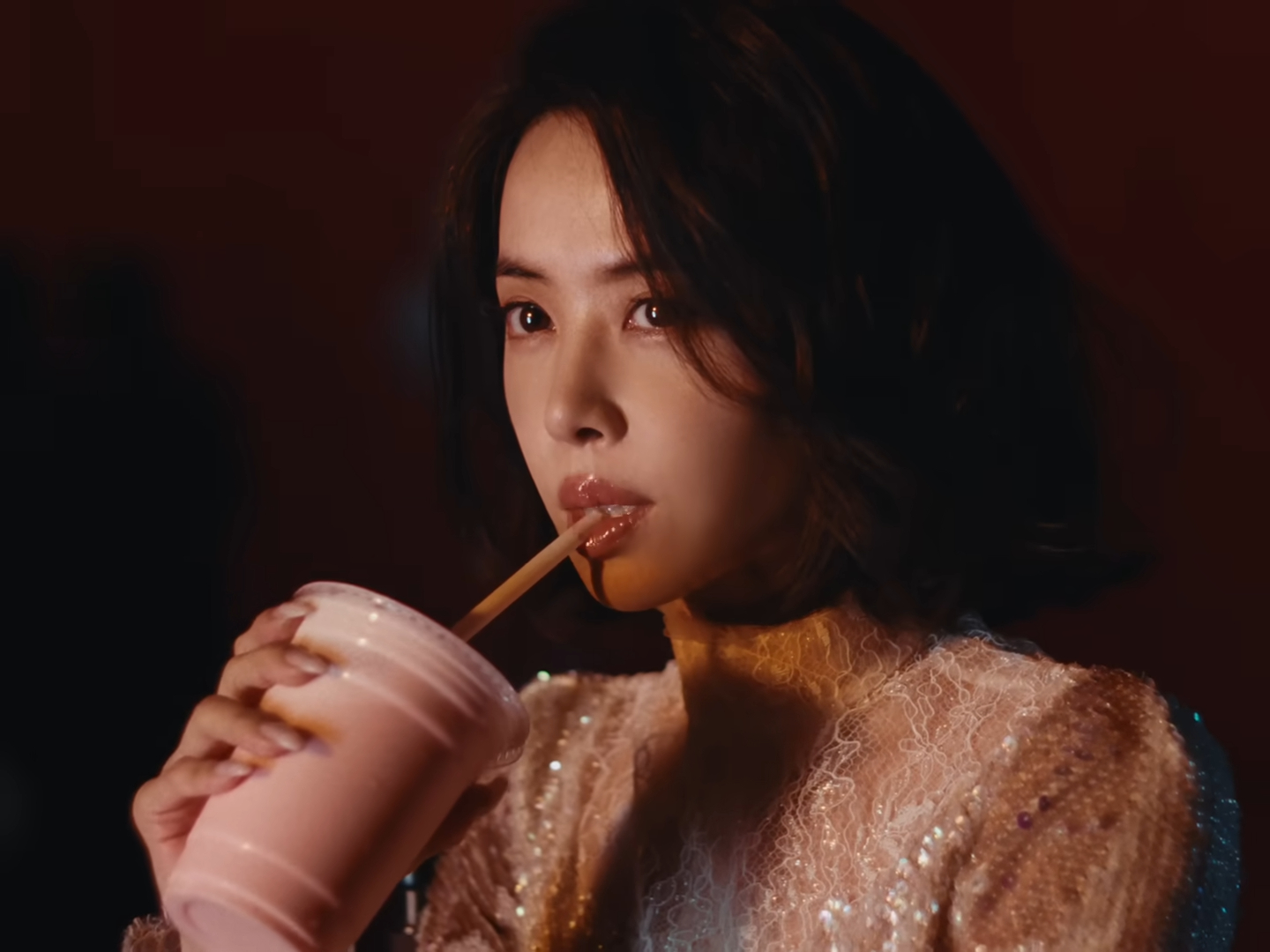 媽咪送的七夕禮物！蔡依林搭泰男神 Tor 新歌〈Pillow〉MV 正式上線！