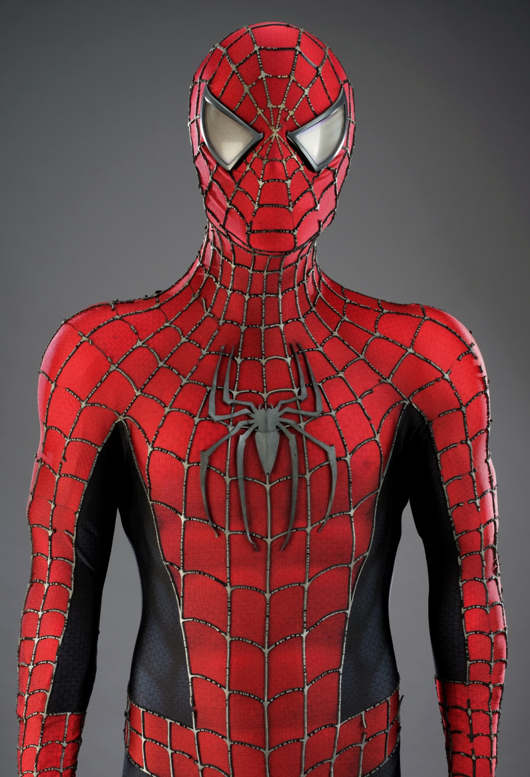 陶比·麥奎爾在《蜘蛛人2》所穿的戰衣將於 9 月 4 日展開拍賣！