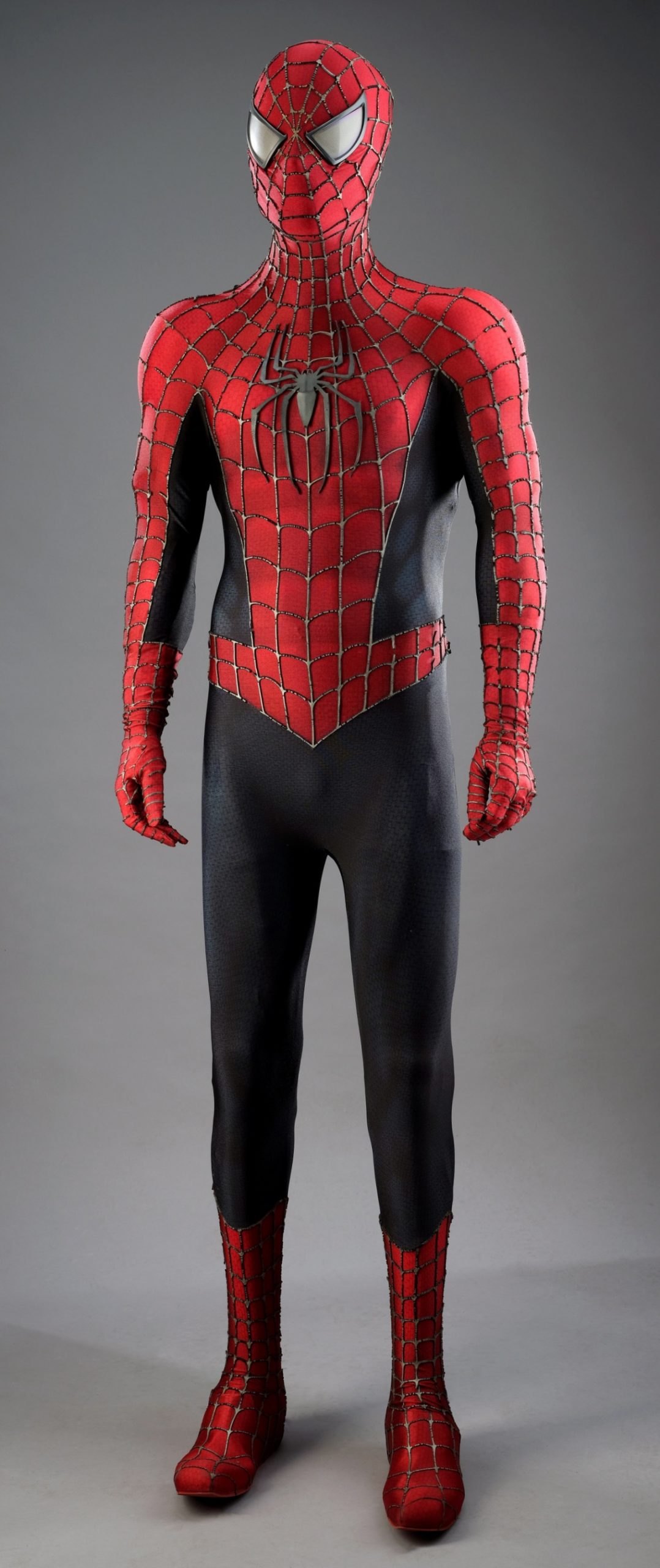 陶比·麥奎爾在《蜘蛛人2》所穿的戰衣將於 9 月 4 日展開拍賣！