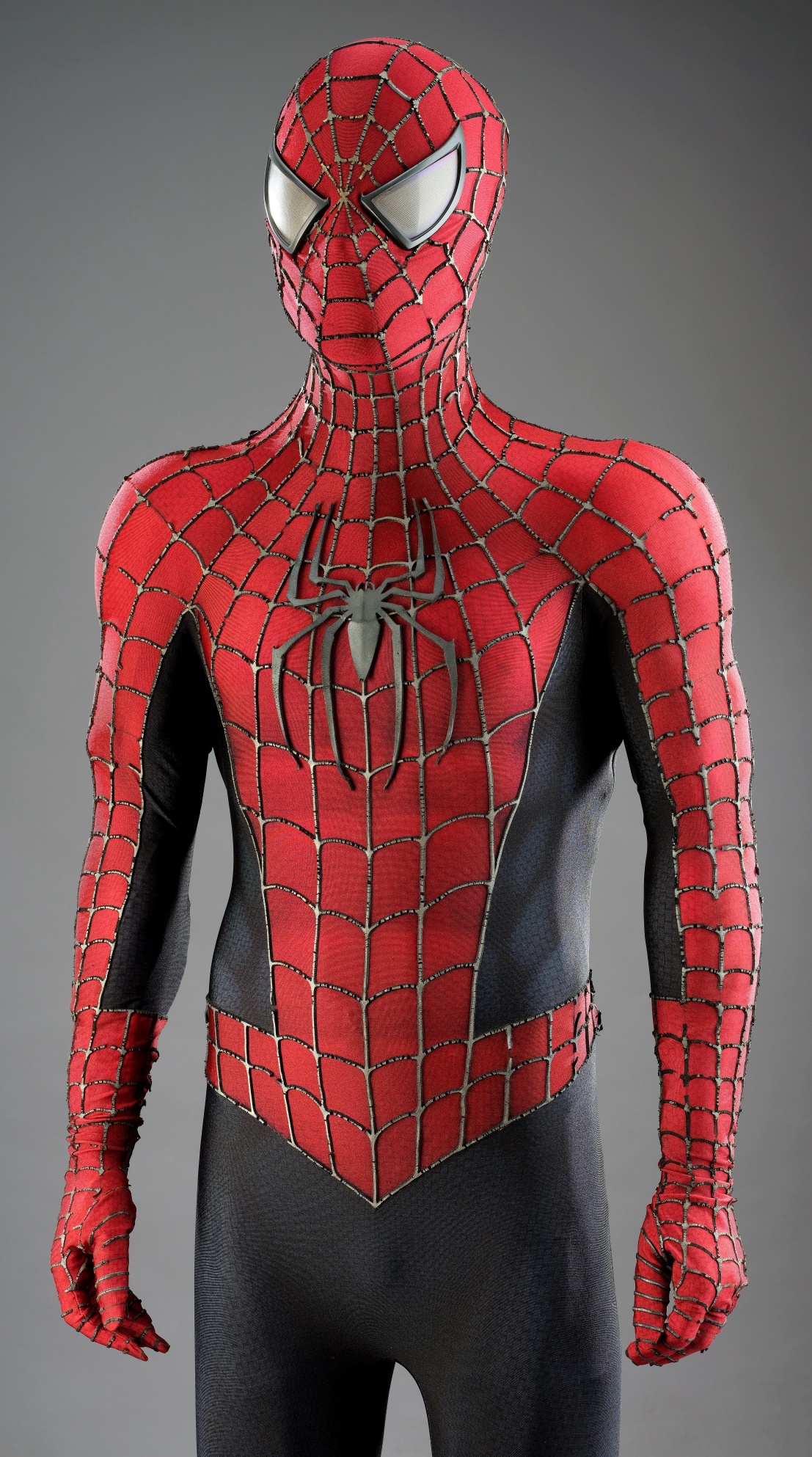 陶比·麥奎爾在《蜘蛛人2》所穿的戰衣將於 9 月 4 日展開拍賣！