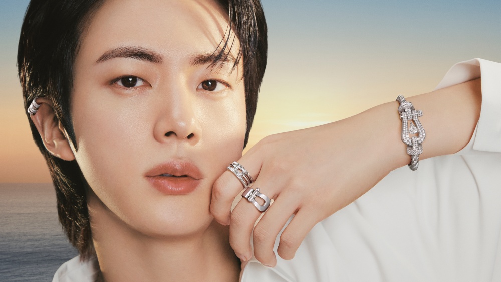 FRED 再度攜手 BTS Jin 演繹夏日「Catch the Sun」光芒