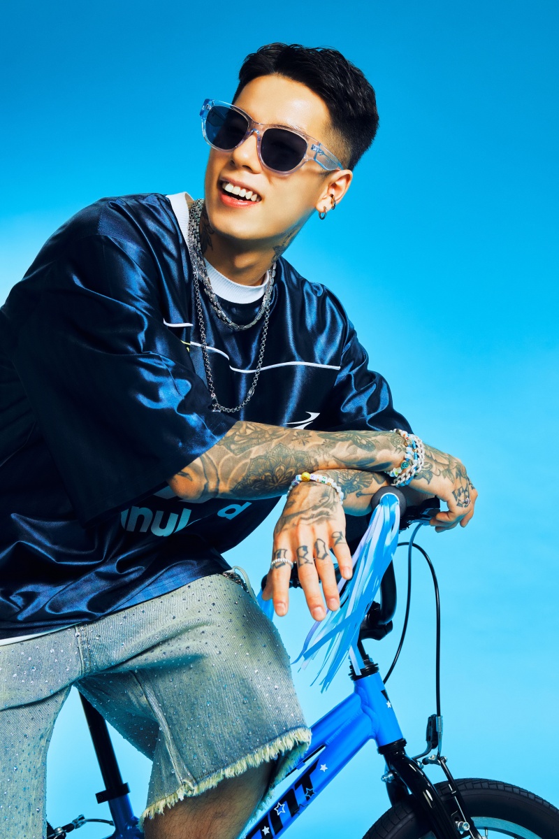 KlassiC. 推出全新 HOLT 限定墨鏡，找來大馬許光漢 Linus 帥氣演繹！